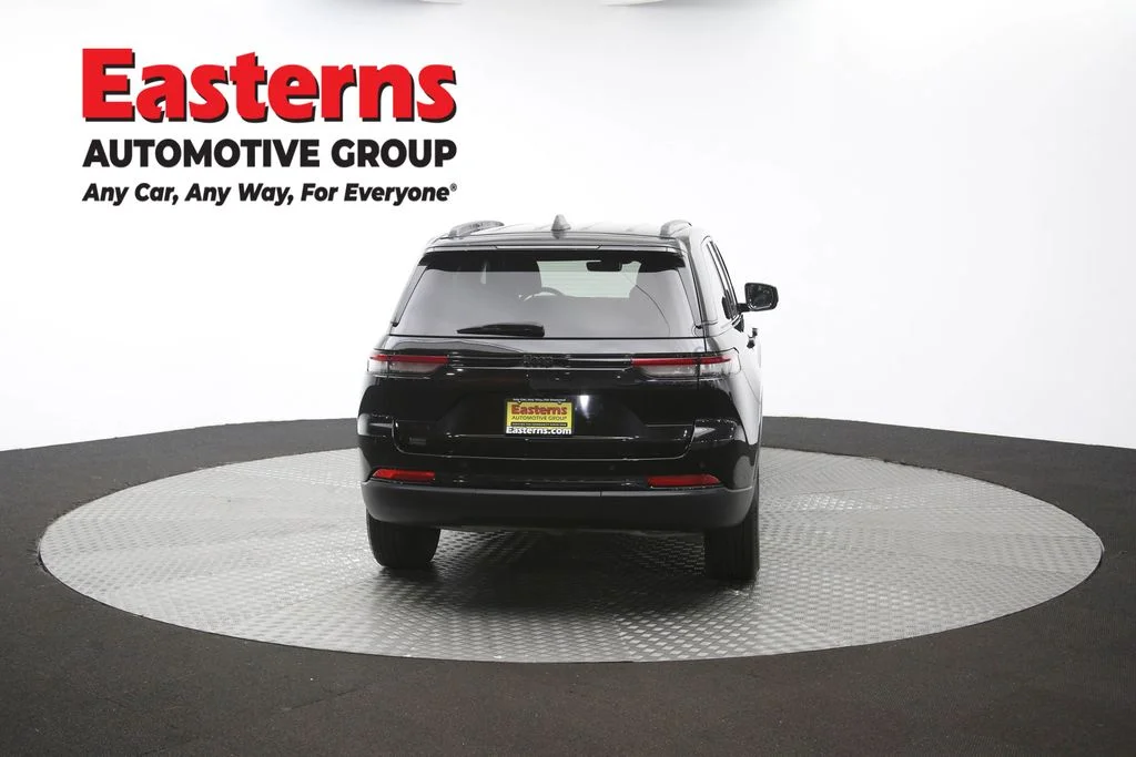 Used 2025 Black Jeep Altitude image 38