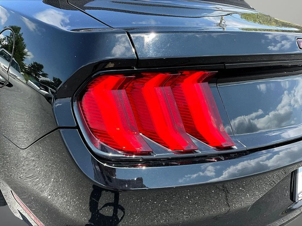 Used 2016 Shadow Black Ford V6 image 23