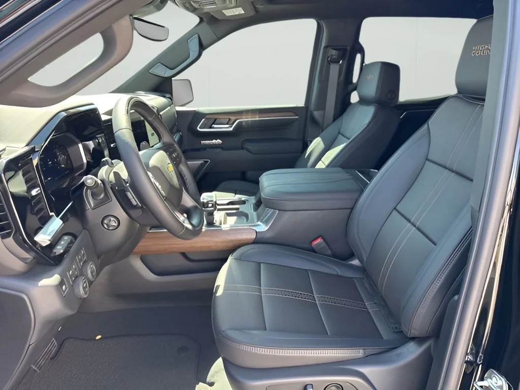 New 2026 Black Chevrolet High Country image 7