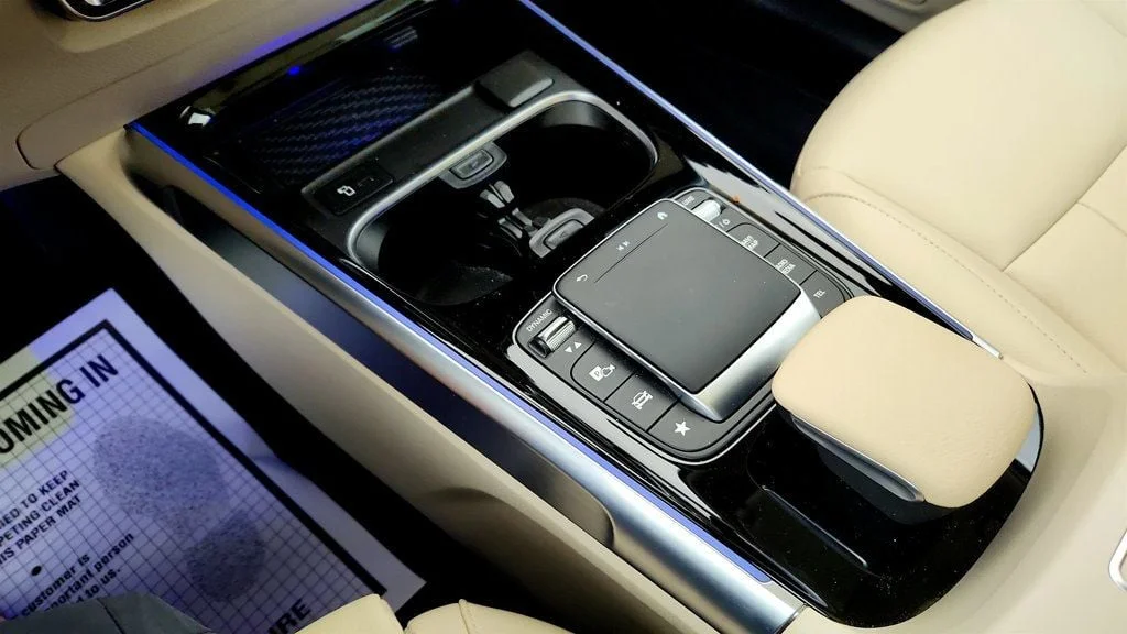 Used 2022 Polar White Mercedes-Benz EQB 300 4MATIC® SUV w/ Pinnacle Pkg & Driver Assistance Pkg Lite image 17
