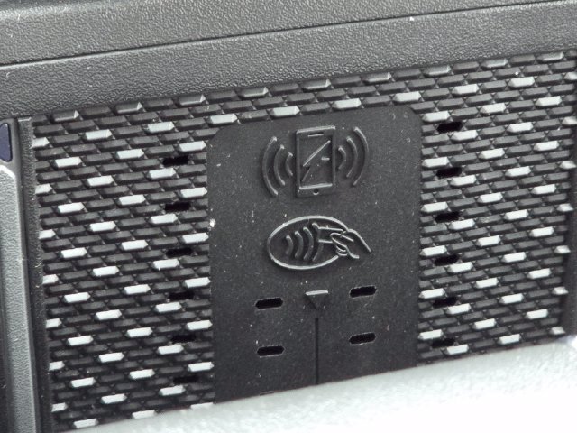 New 2026 Diamond Black Crystal Pearl-Coat Exterior Paint RAM Laramie image 18