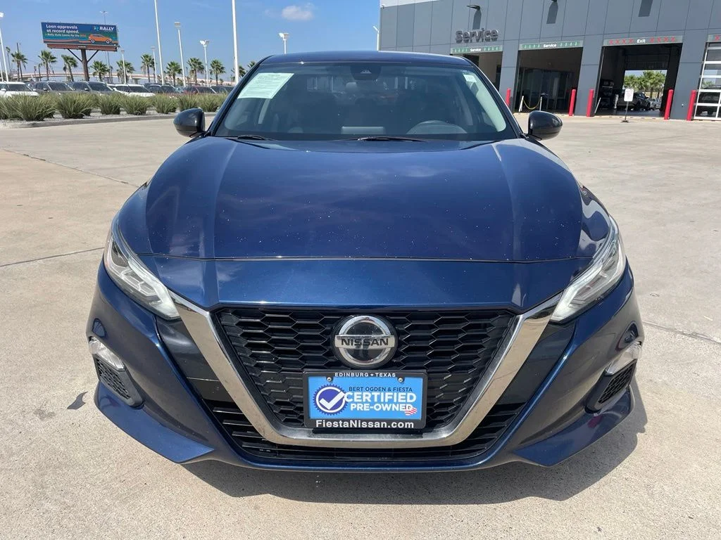 Used 2022 Blue Nissan 2.5 SR image 2