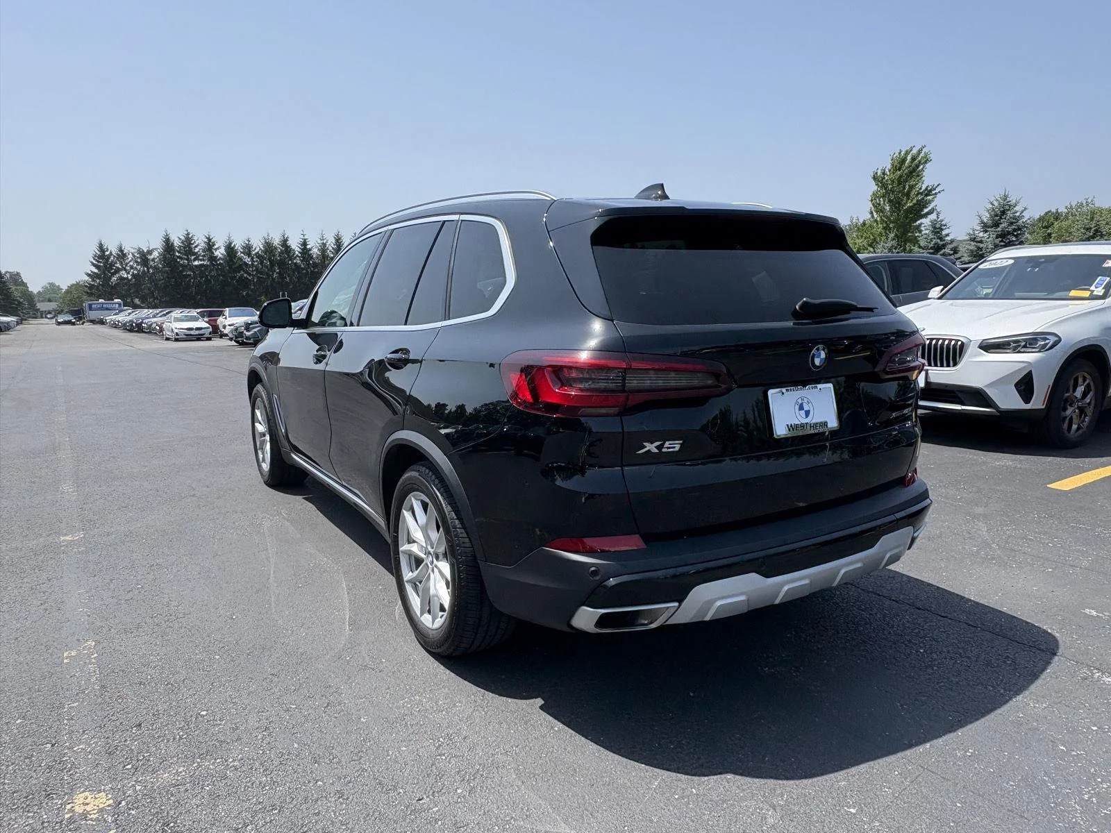 Used 2021 Jet Black BMW xDrive40i image 5