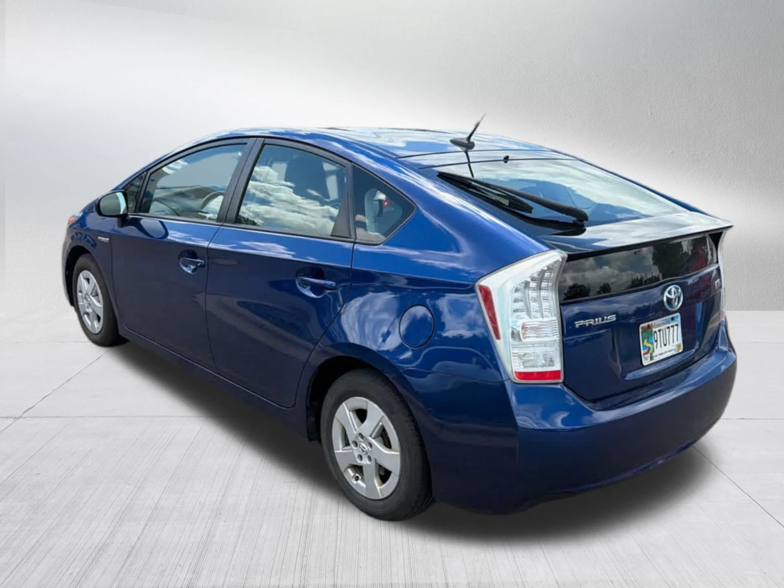 Used 2010 Blue Ribbon Metallic Toyota III image 6