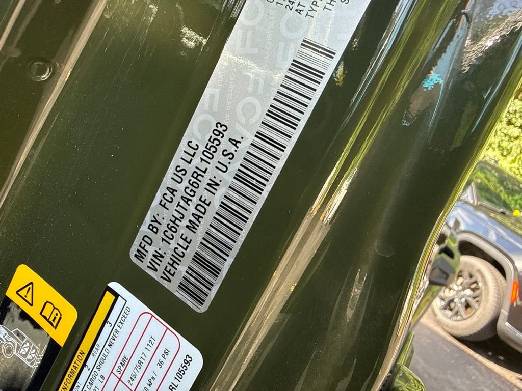 Used 2024 Green Jeep Sport S image 10