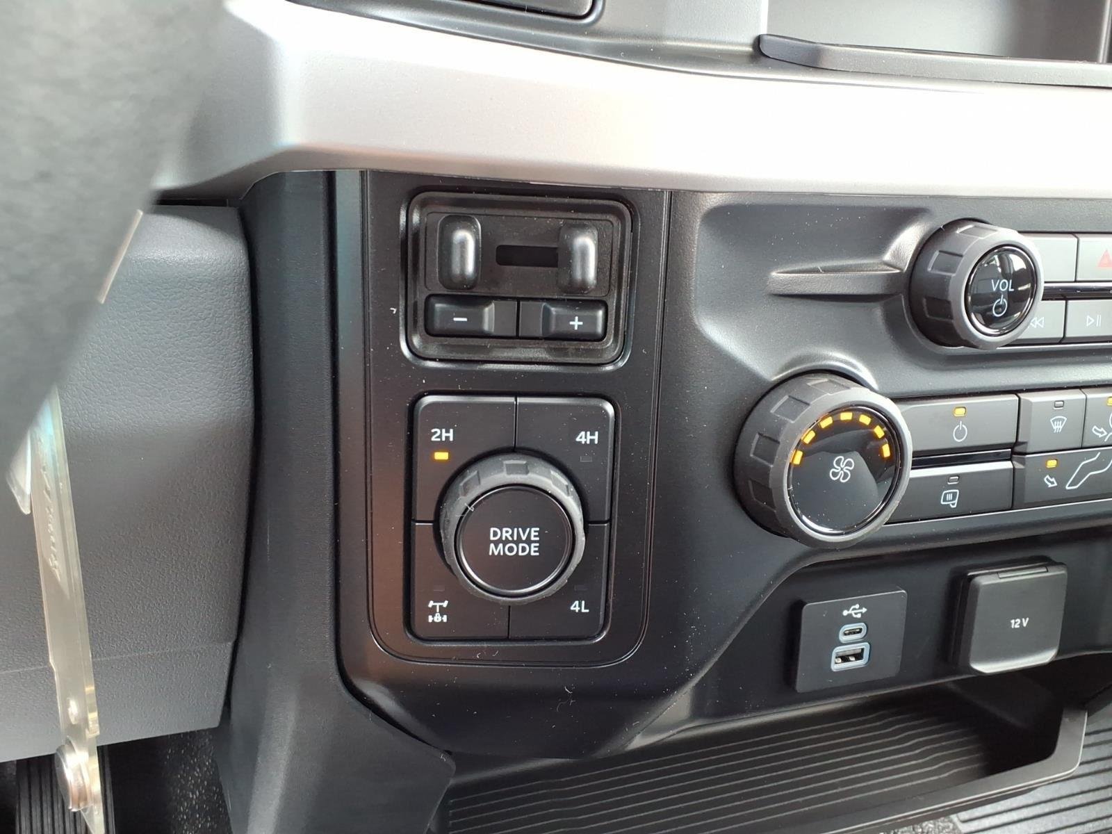 New 2026 Oxford White Ford F-350® XL image 5