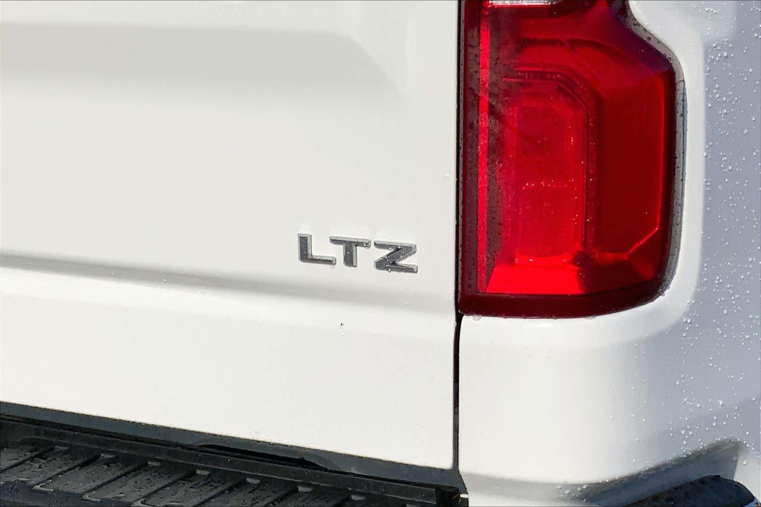 Used 2021 Summit White Chevrolet LTZ image 10