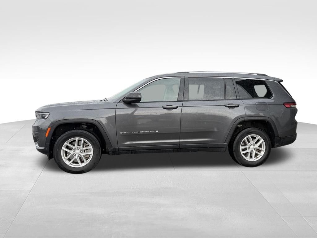 Used 2023 Gray Jeep Laredo image 2