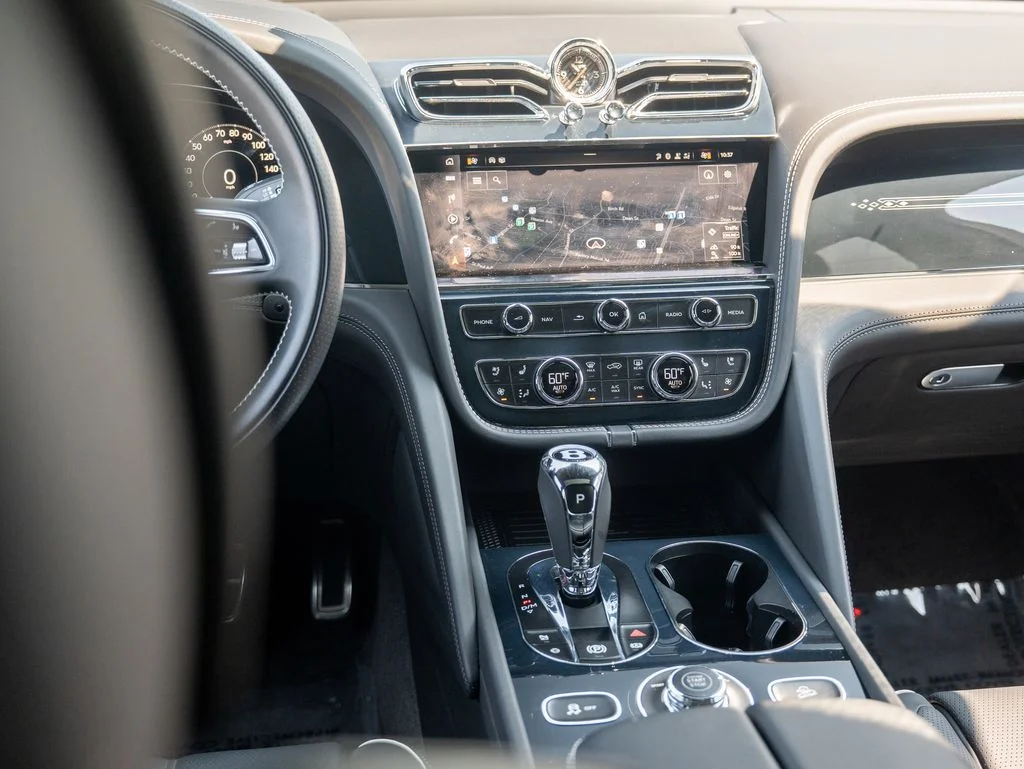 Used 2024 Black Bentley  image 22