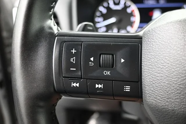 Used 2025 Silver Nissan SV image 19