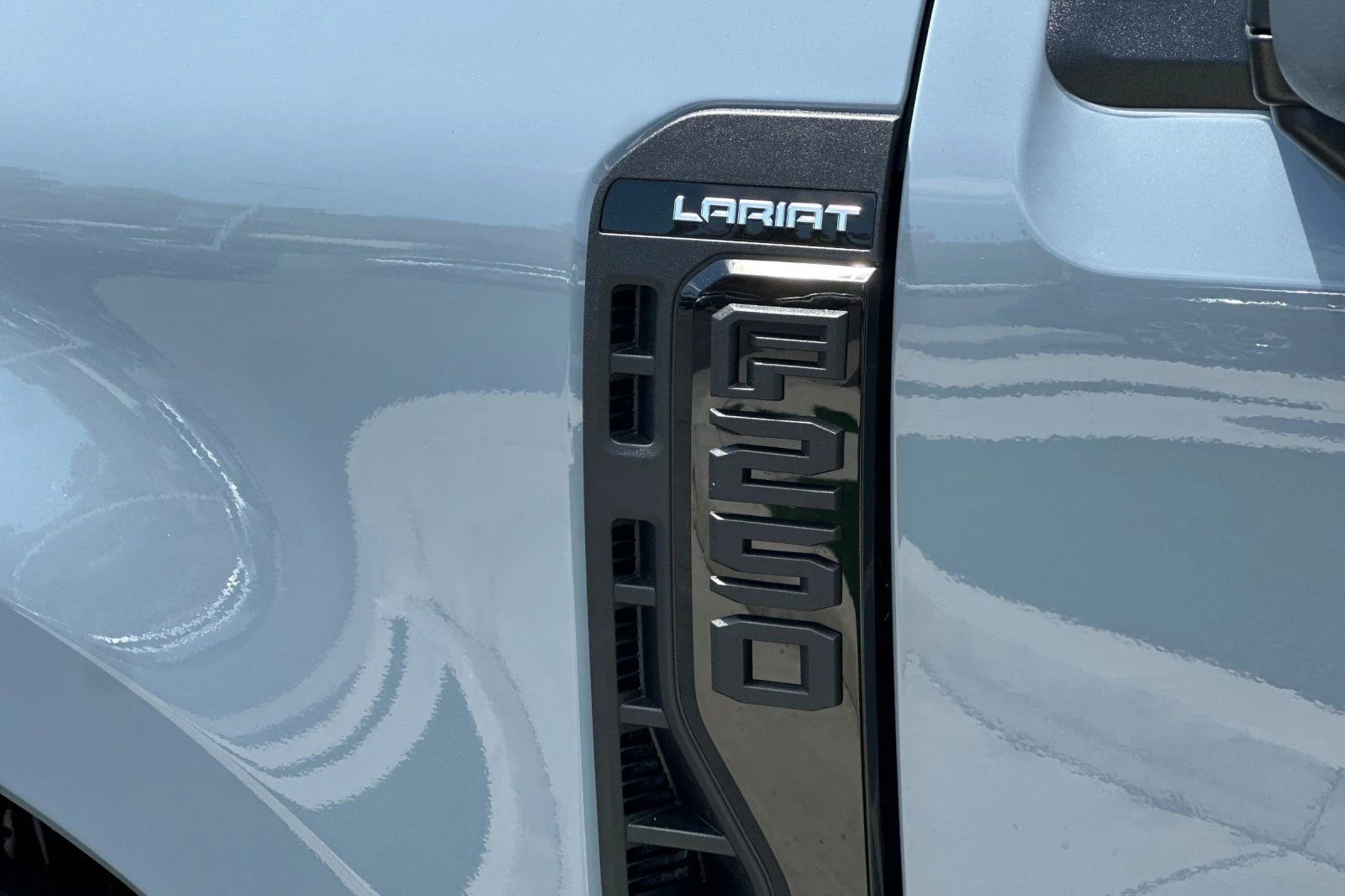 New 2026 Glacier Gray Metallic Tri-Coat Ford F-250® Lariat® image 25