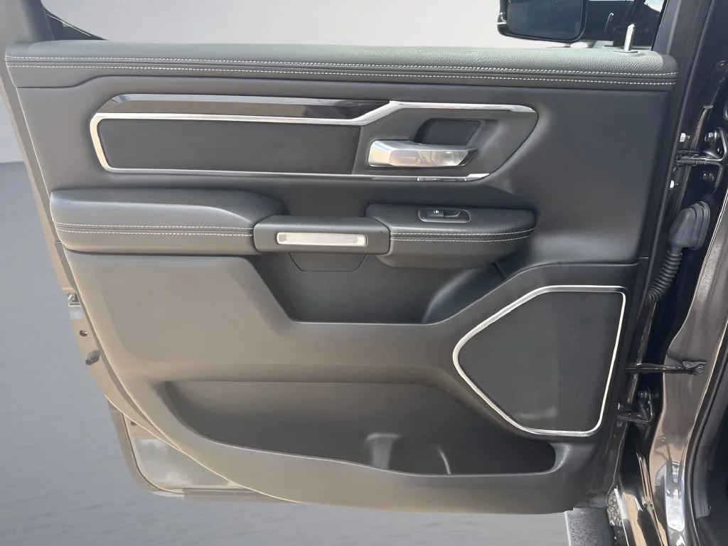 Used 2019  Ram Laramie image 29