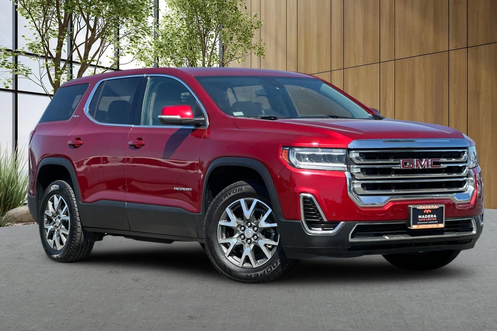Used 2022 Red GMC SLE image 1