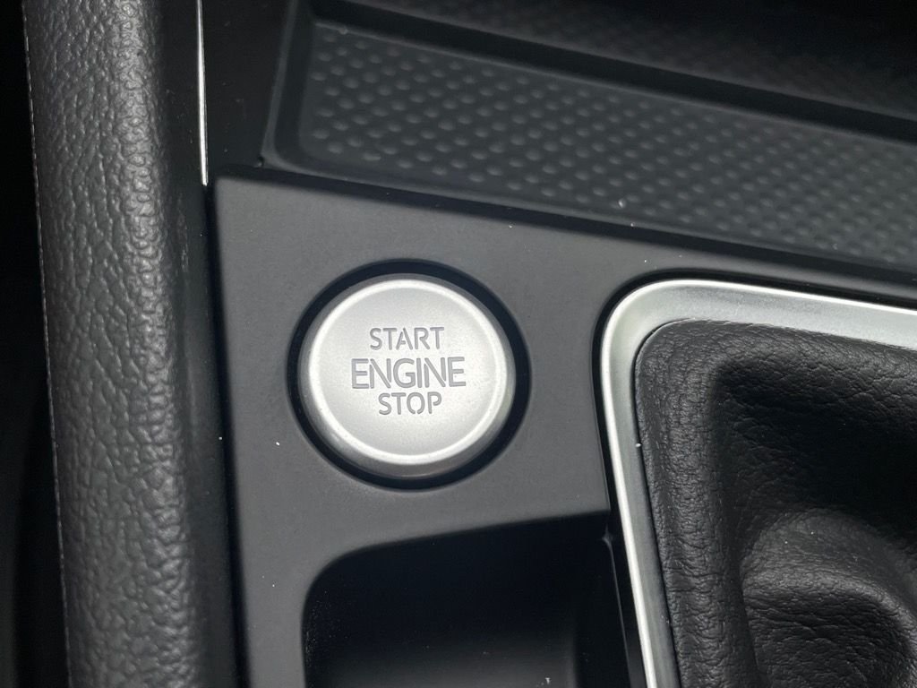 2025 Volkswagen Jetta SE - Photo 26