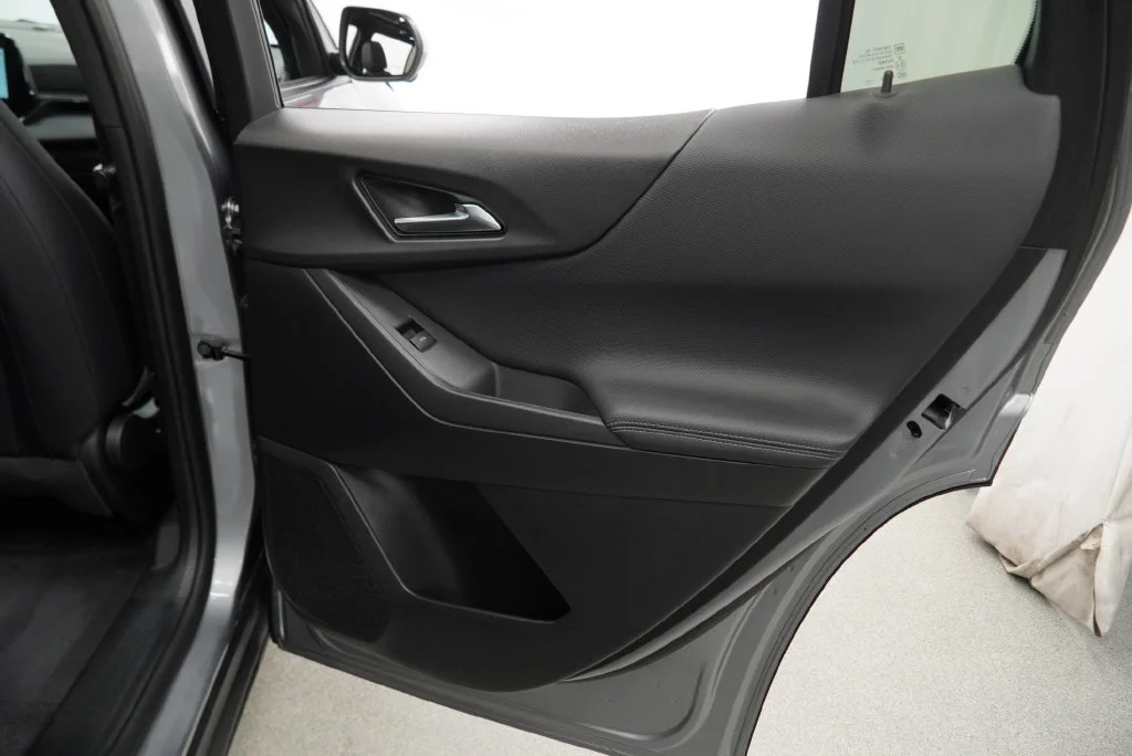 Used 2025 Sterling Gray Metallic Chevrolet LT image 37