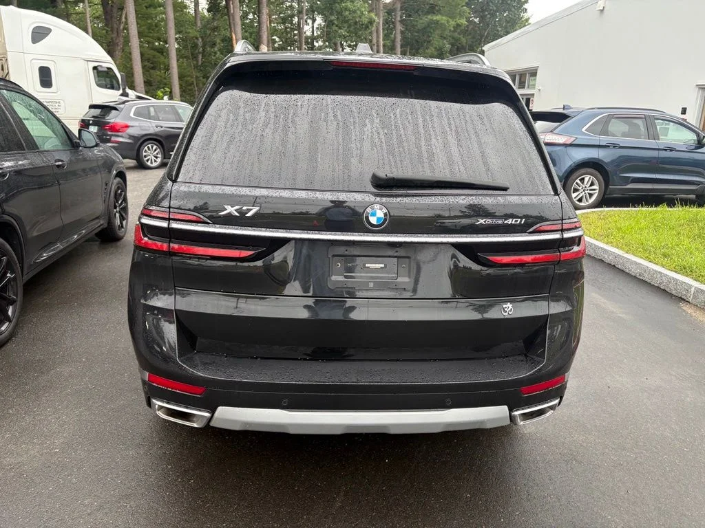 Certified Used 2023 Black Sapphire Metallic BMW xDrive40i image 4