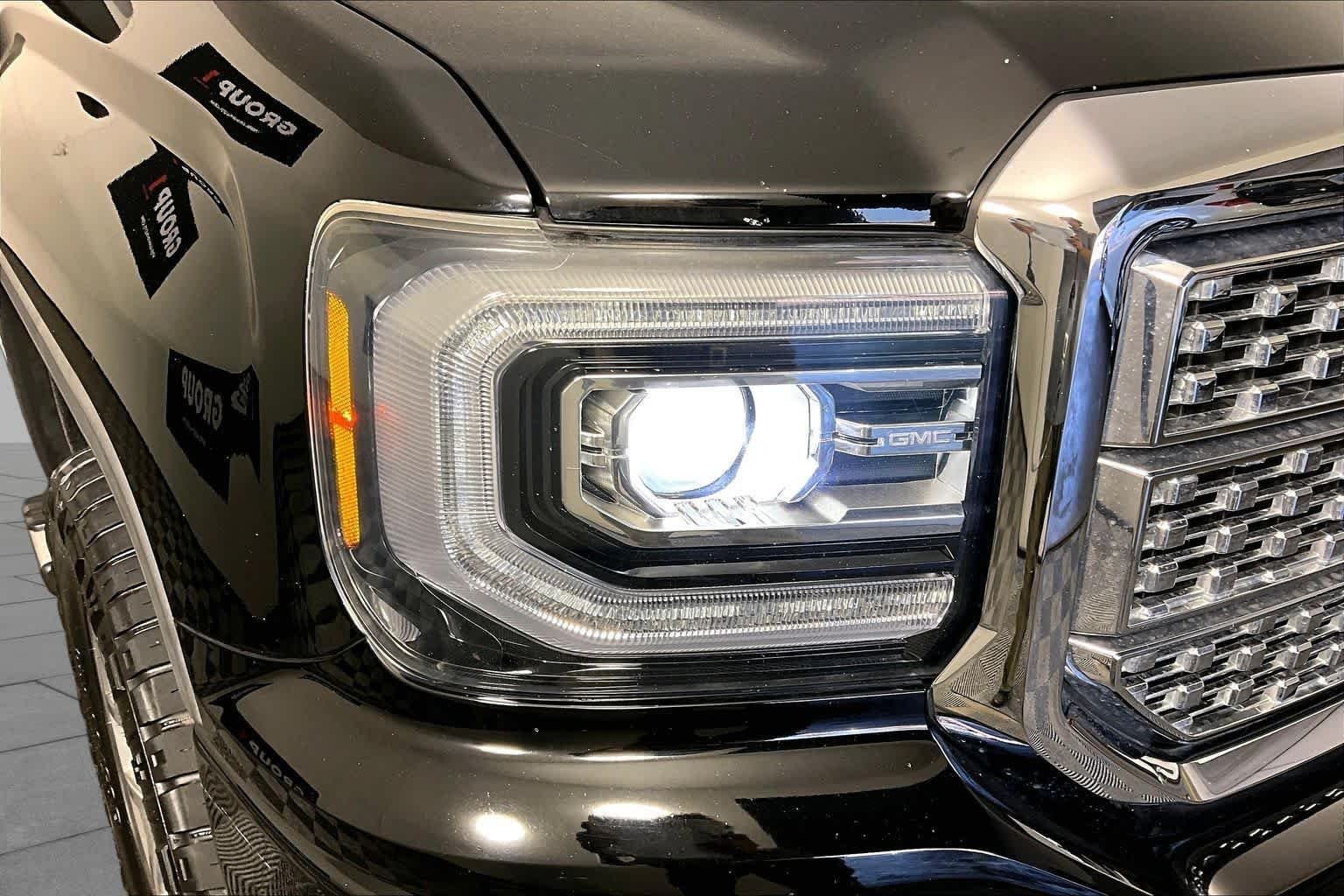 Used 2017 Onyx Black GMC Denali image 27