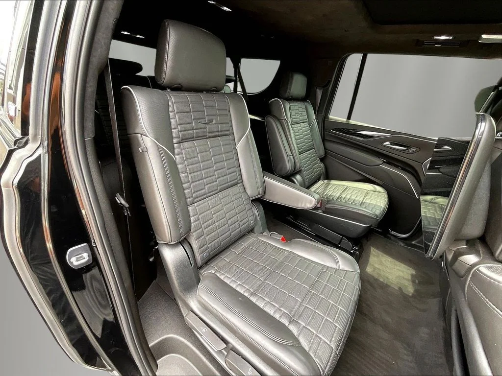 2023 Cadillac Escalade ESV V-Sport - Photo 21