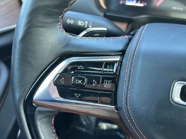 Used 2025  Jeep Summit image 16