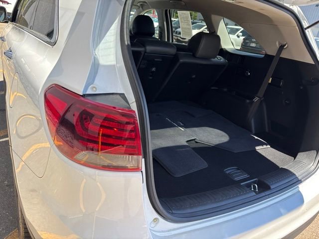 Used 2020 Snow White Pearl Kia S V6 image 10