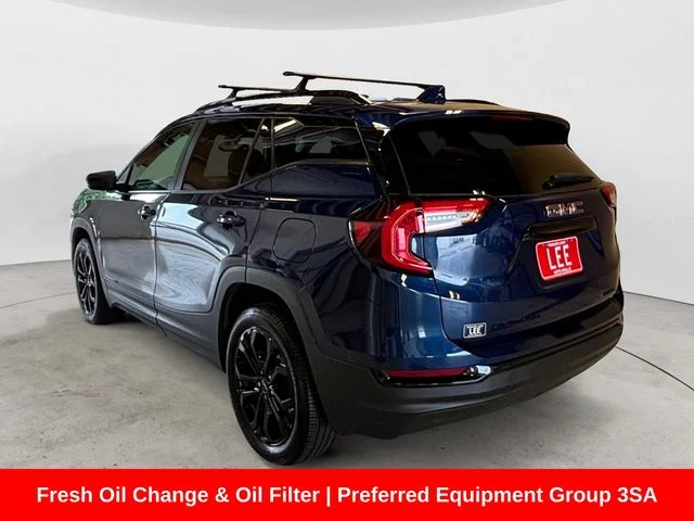 Used 2022  GMC SLE image 3