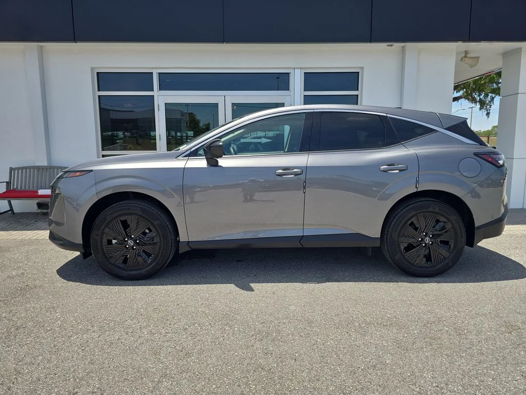 Used 2025 Gray Nissan SV image 4
