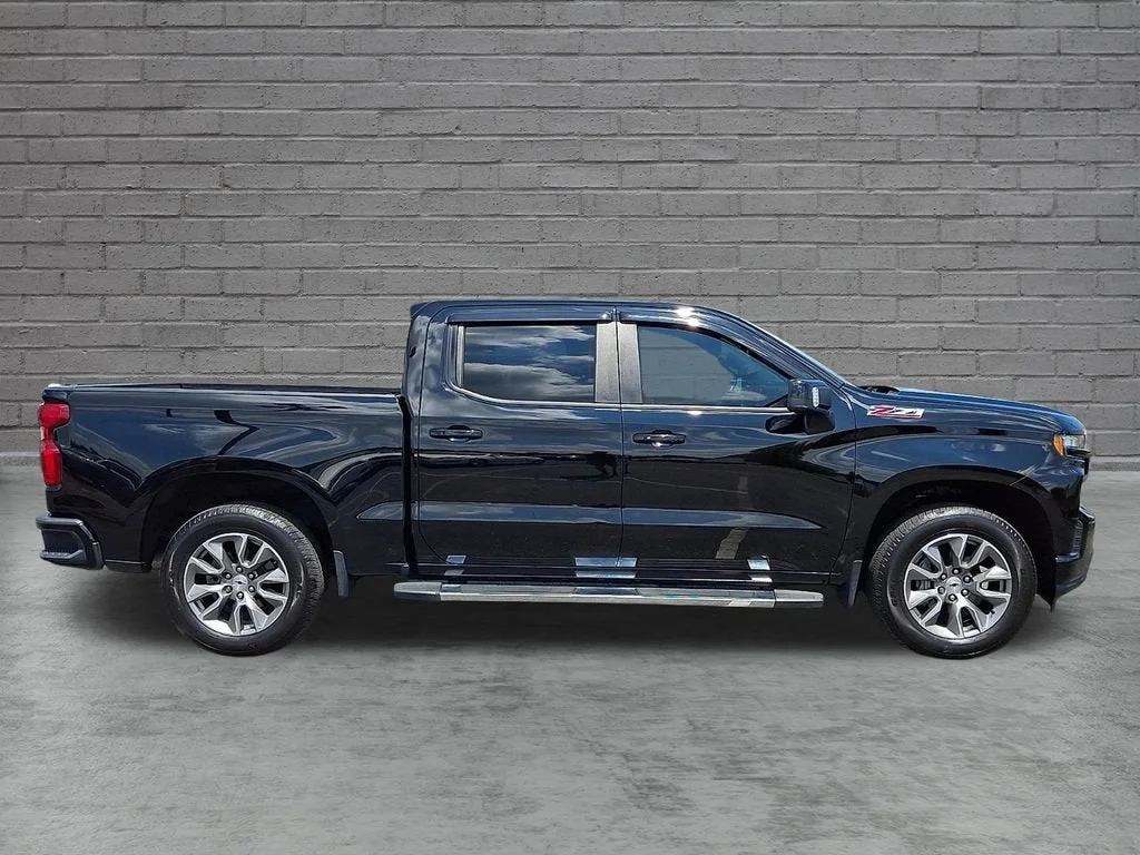Used 2020 BLACK Chevrolet RST image 42