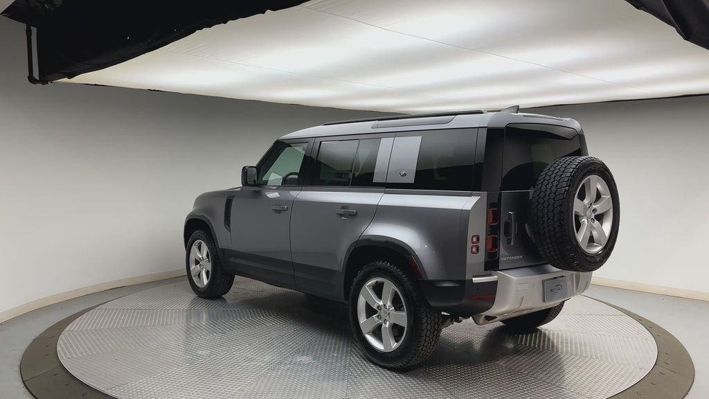 Used 2024 Eiger Gray Metallic Land Rover S image 4