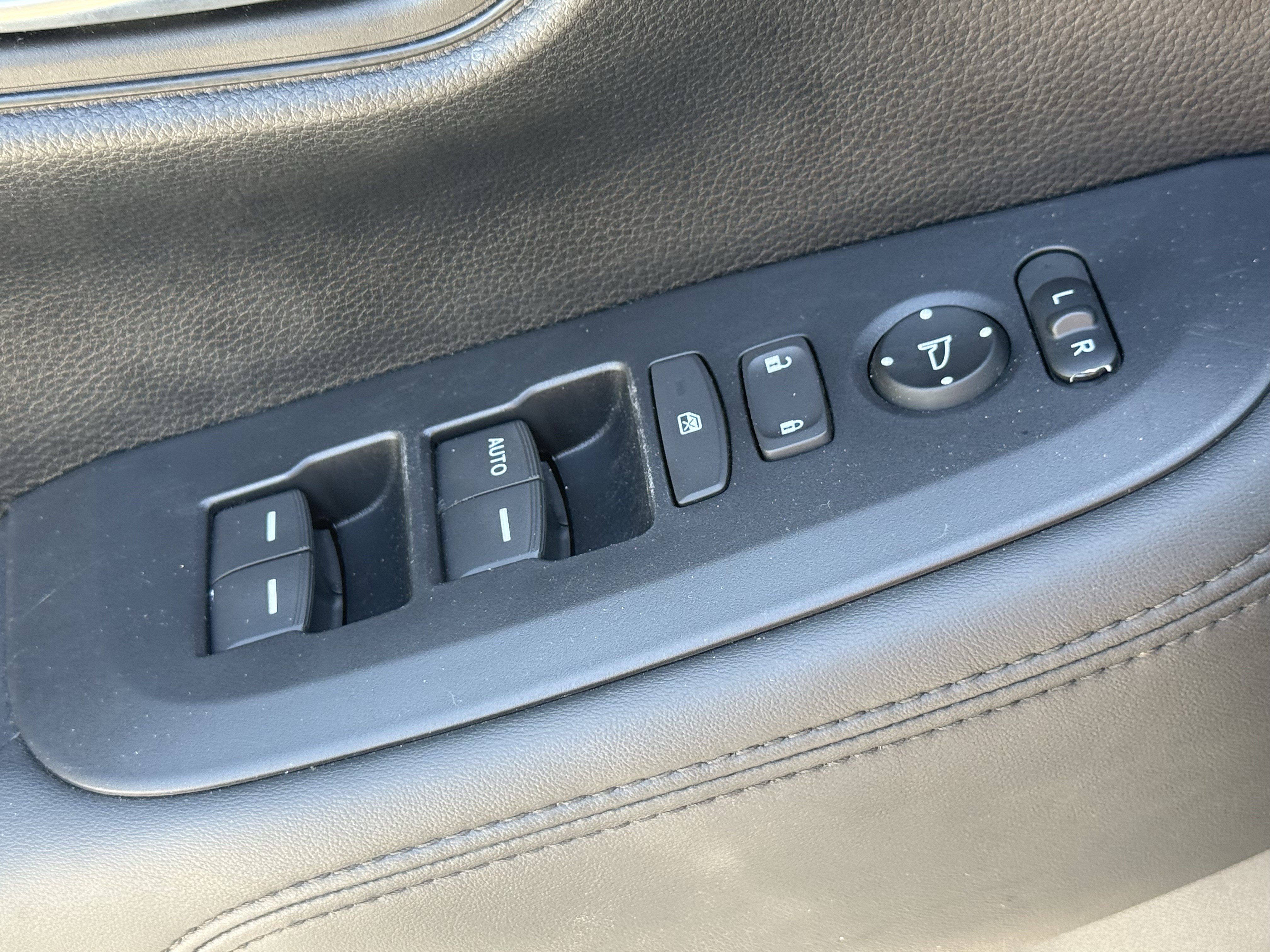 2025 Honda HR-V LX - Photo 26
