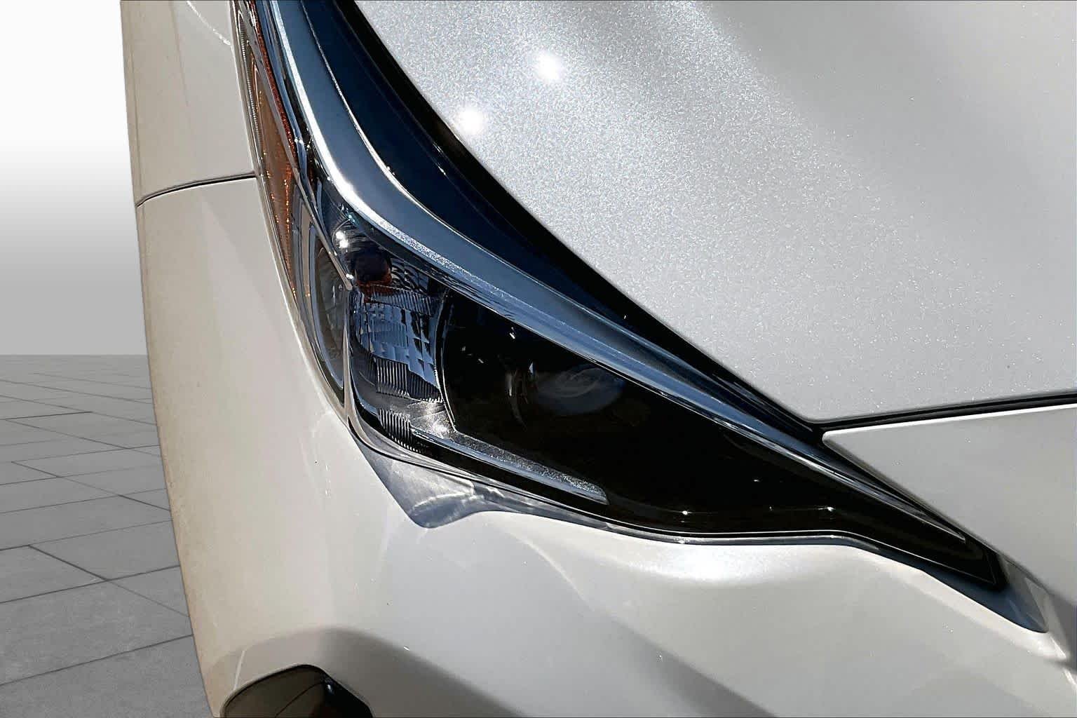 Used 2025 Crystal White Pearl Subaru Sport image 27