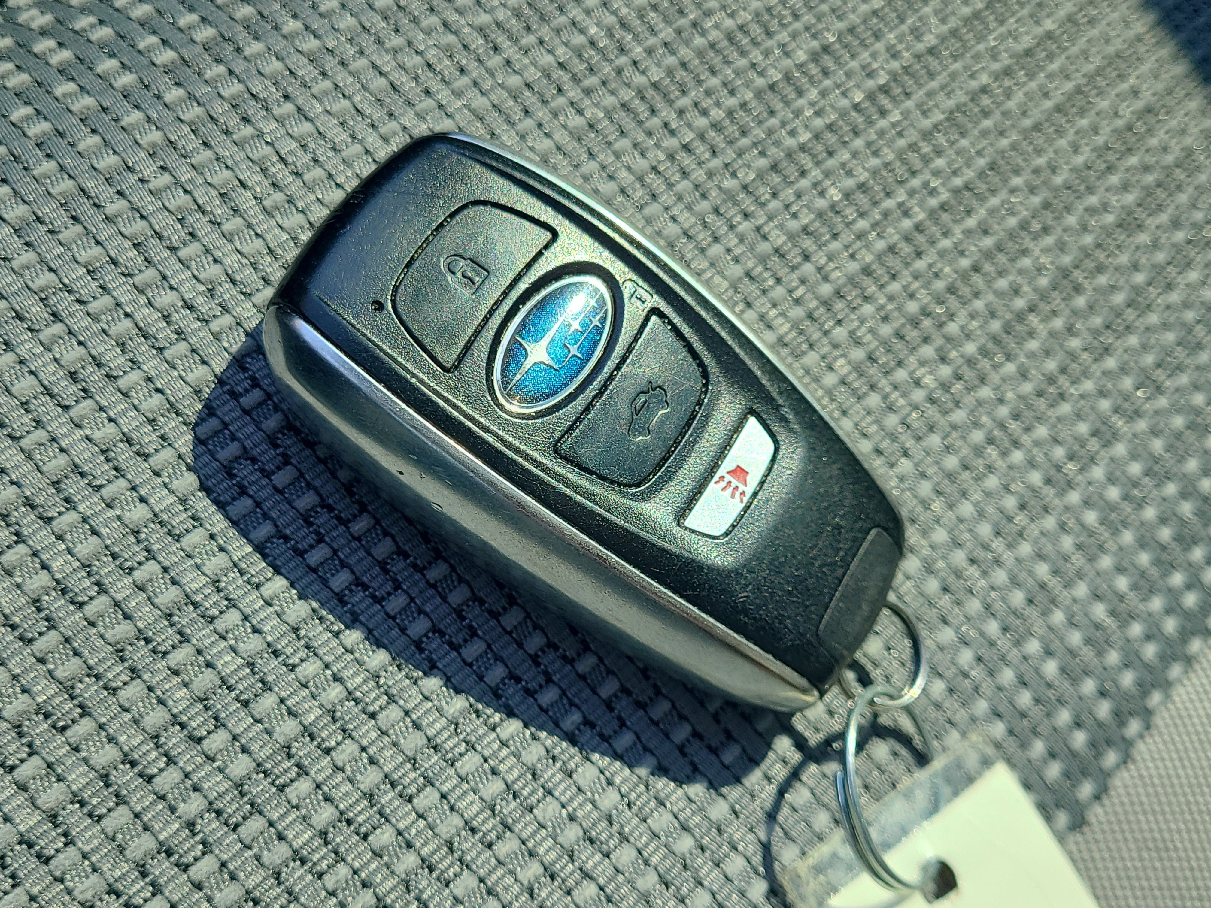 Used 2025 Ice Silver Metallic Subaru Premium image 25