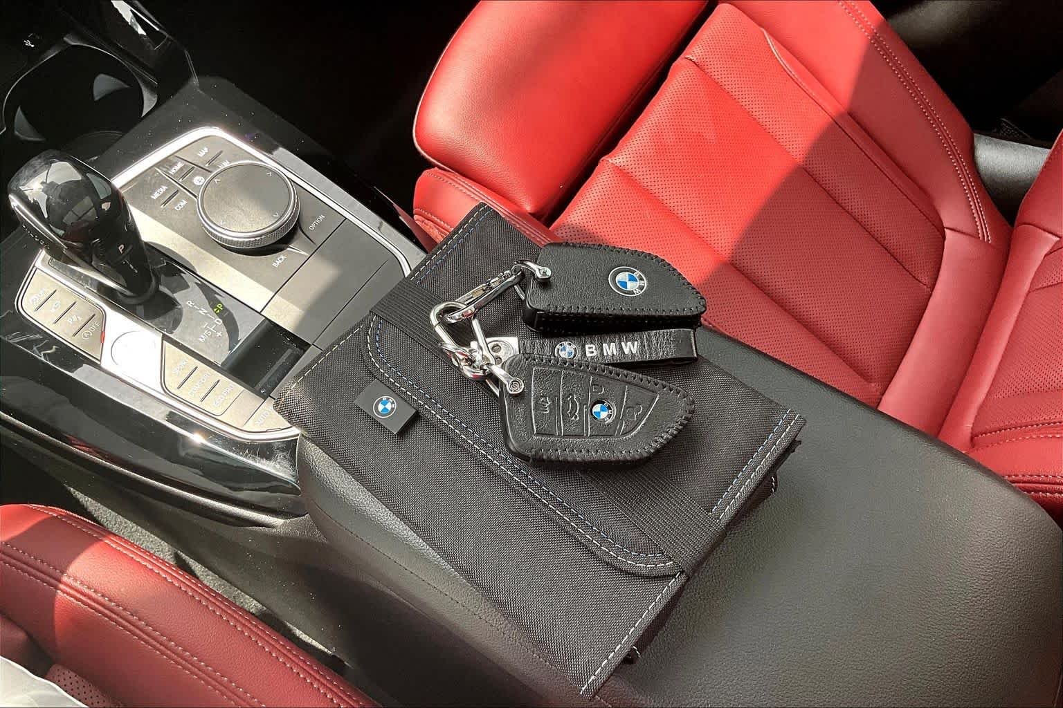 Used 2023 Brooklyn Grey Metallic BMW sDrive30i image 15