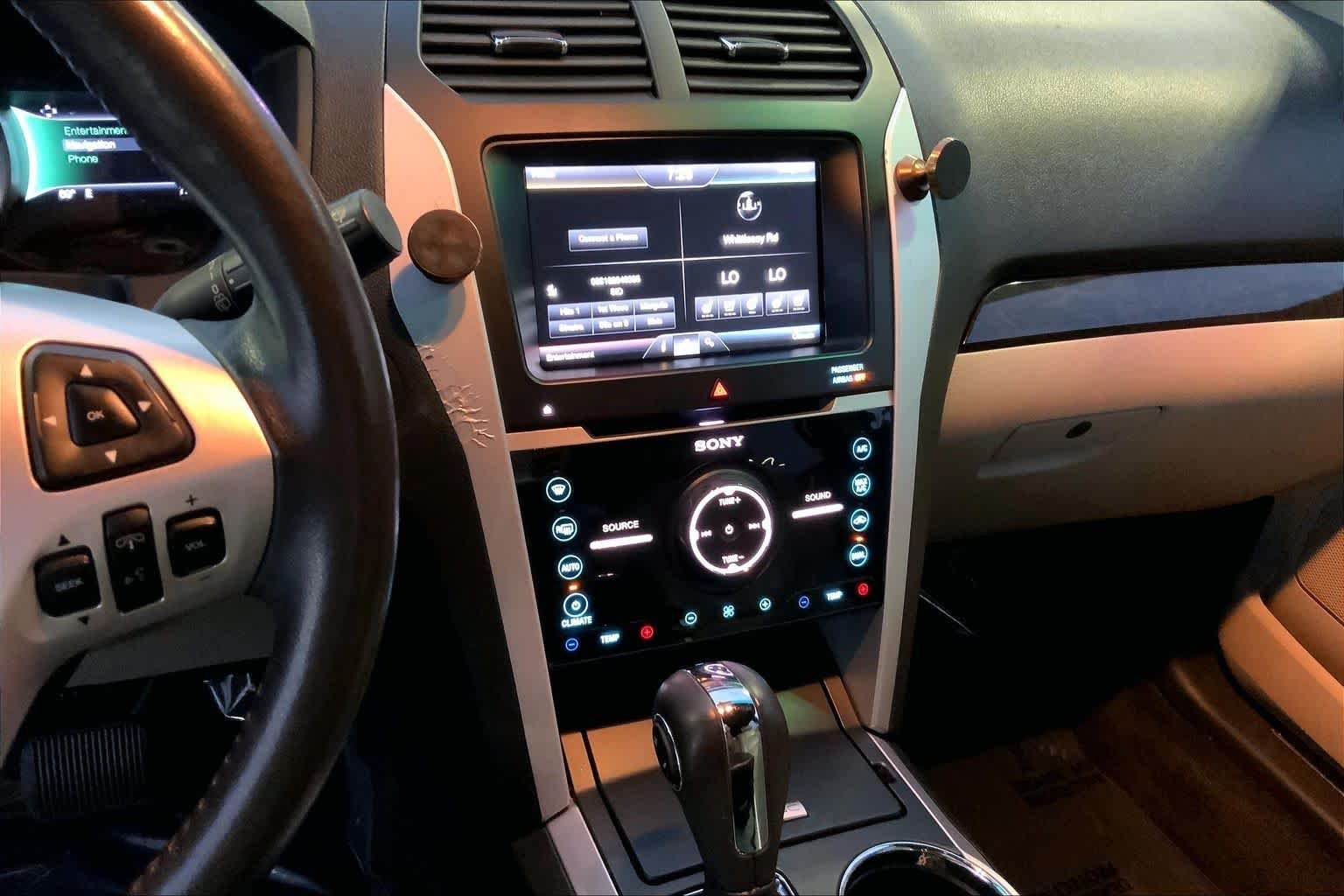 Used 2015 Bronze Fire Metallic Tinted Clearcoat Ford Limited image 6