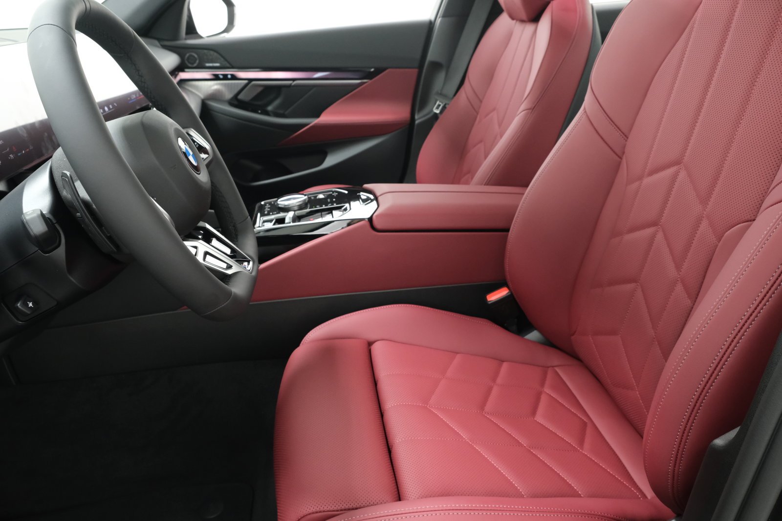 New 2027 Dark Graphite Metallic BMW 530i xDrive image 32