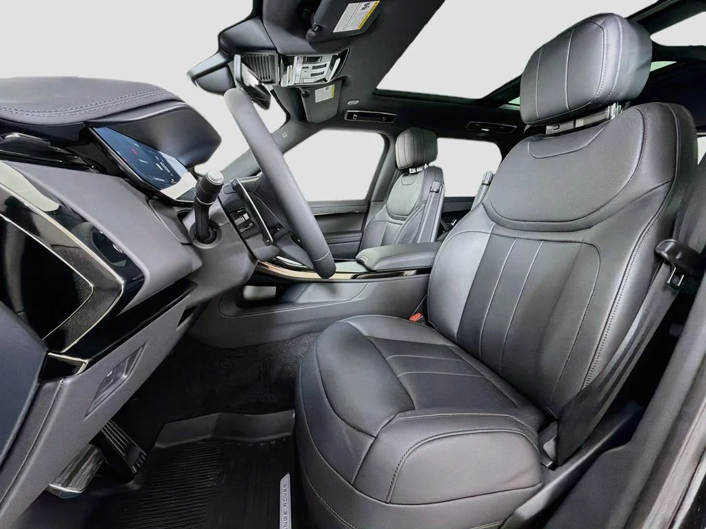 New 2027 Santorini Black Land Rover Dynamic SE image 22