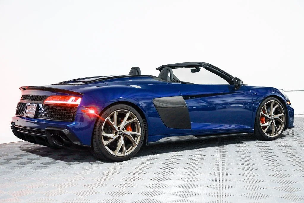 Used 2023 Blue Audi V10 performance image 5