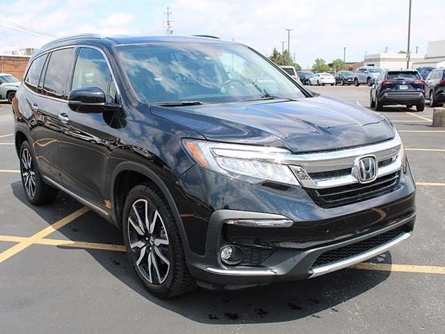 Used 2019 Crystal Black Pearl Honda Elite image 4