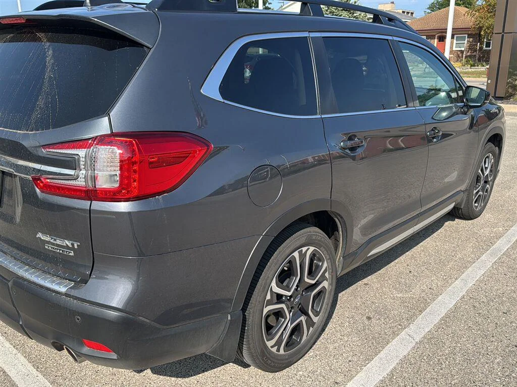 Used 2024 Magnetite Gray Metallic Subaru Limited image 17