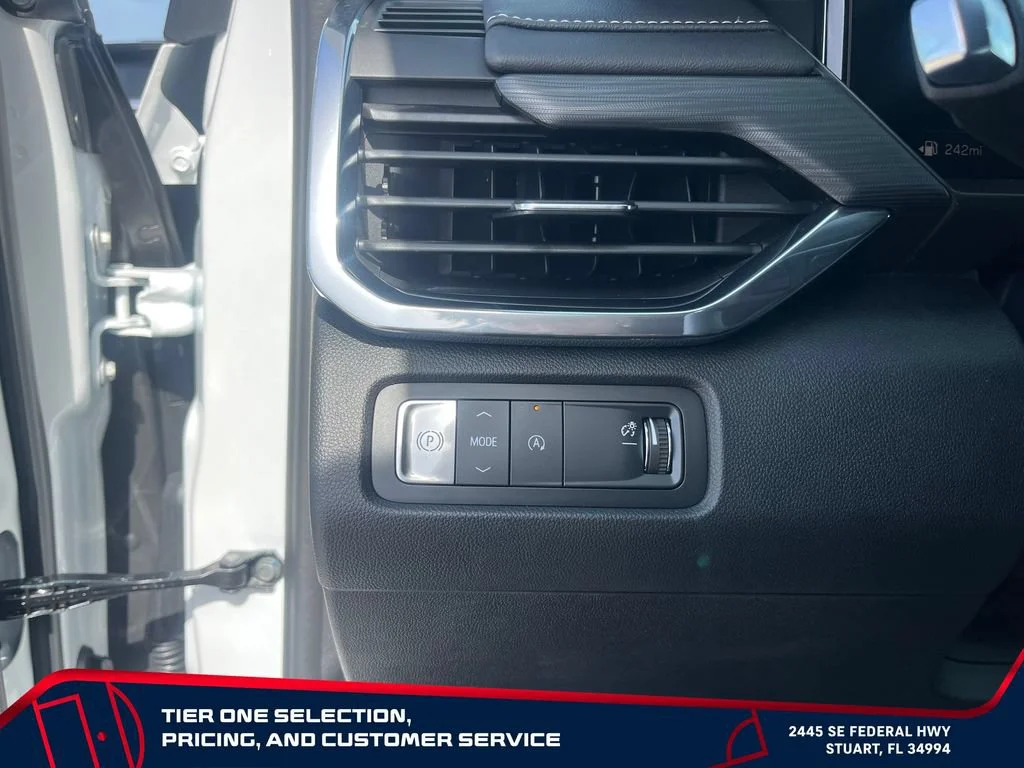 New 2026 Summit White GMC Elevation image 25