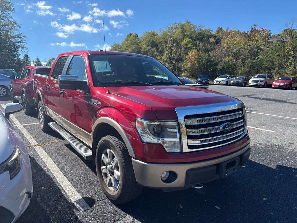 Used 2013  Ford Lariat image 1