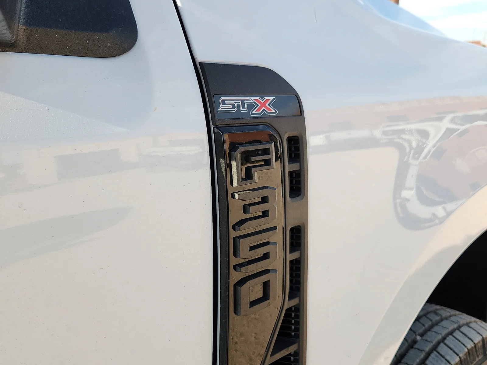 New 2027 Oxford White Ford XL image 10