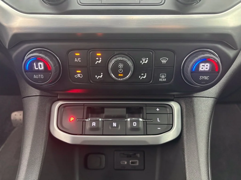 Used 2023 Silver GMC SLT image 6