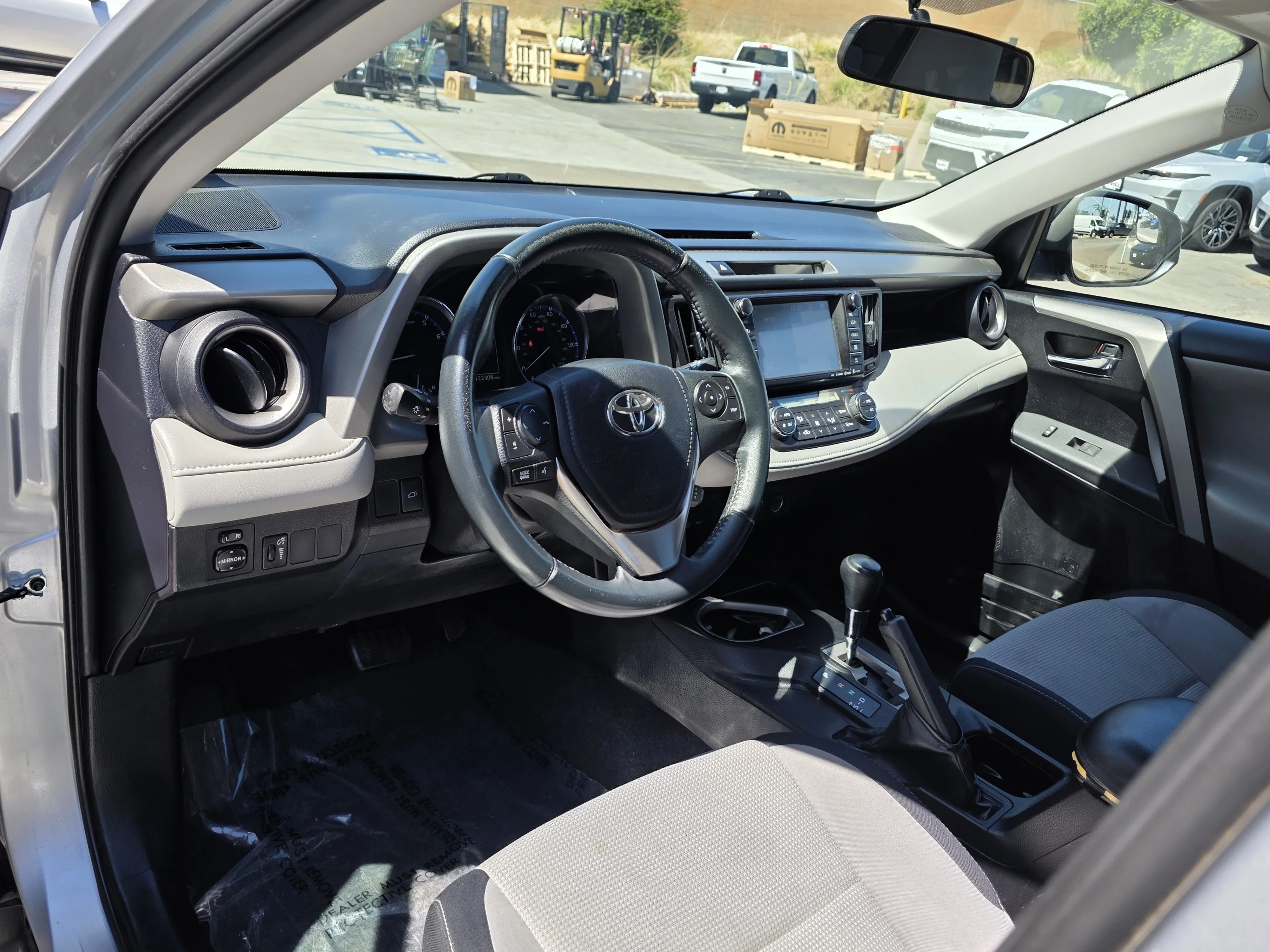 Used 2016 Silver Sky Metallic Toyota XLE image 16