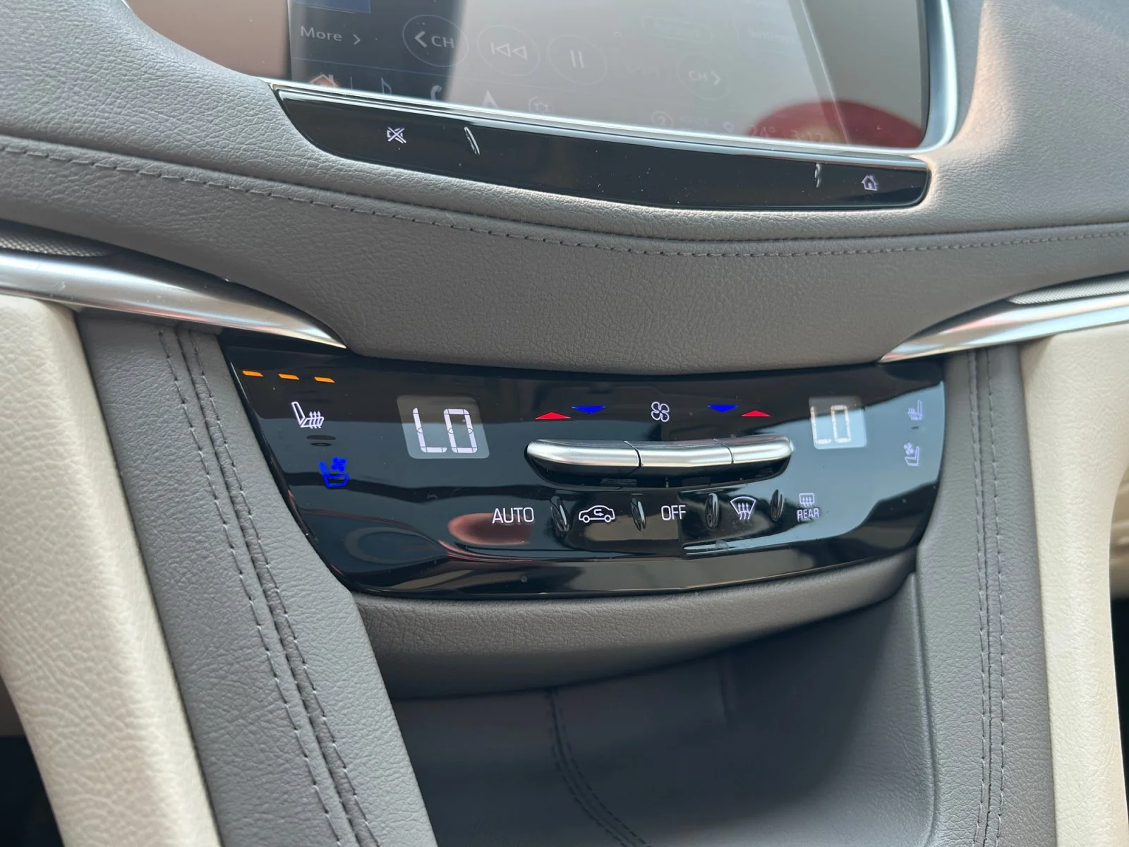 Certified Used 2025 White Cadillac AWD Premium Luxury Leather Sunroof Navigation V6 image 22