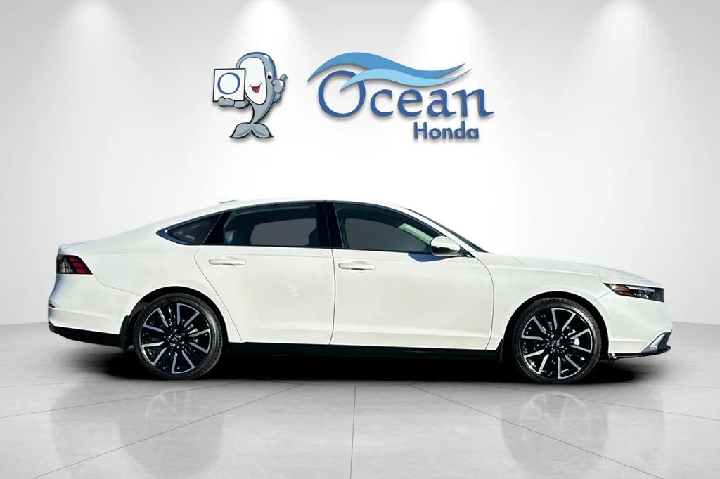 Used 2025  Honda Touring image 7