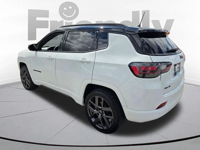 Used 2024 White Jeep Limited image 7