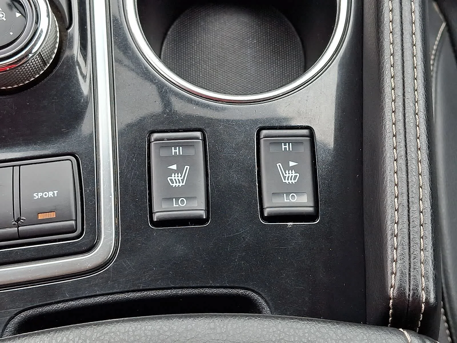 Used 2019 Gun Metallic Nissan SL image 28