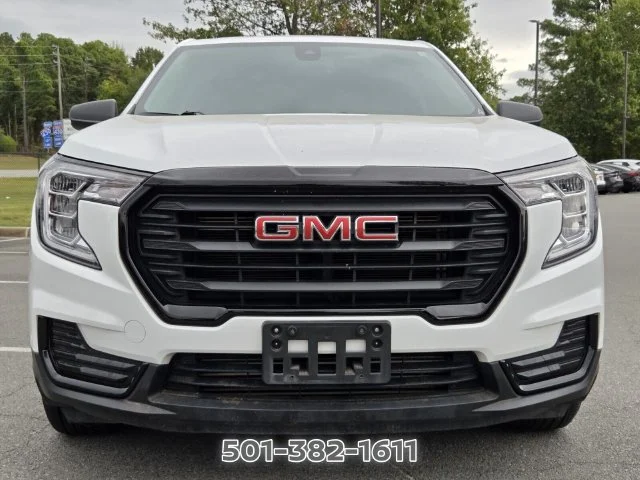 Used 2024 White GMC SLE image 8