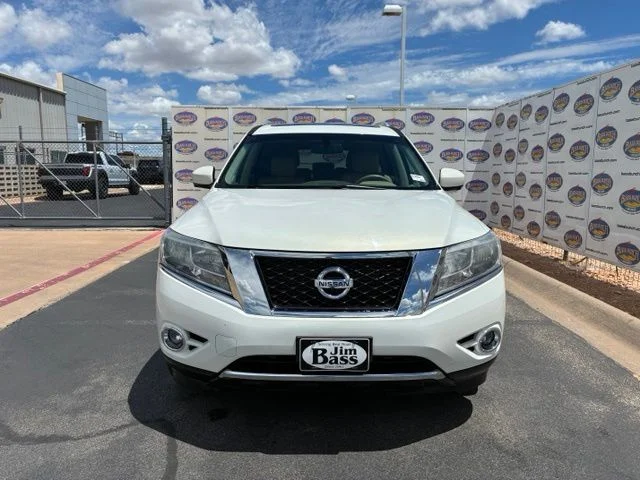 Used 2013 Moonlight White Nissan Platinum image 3