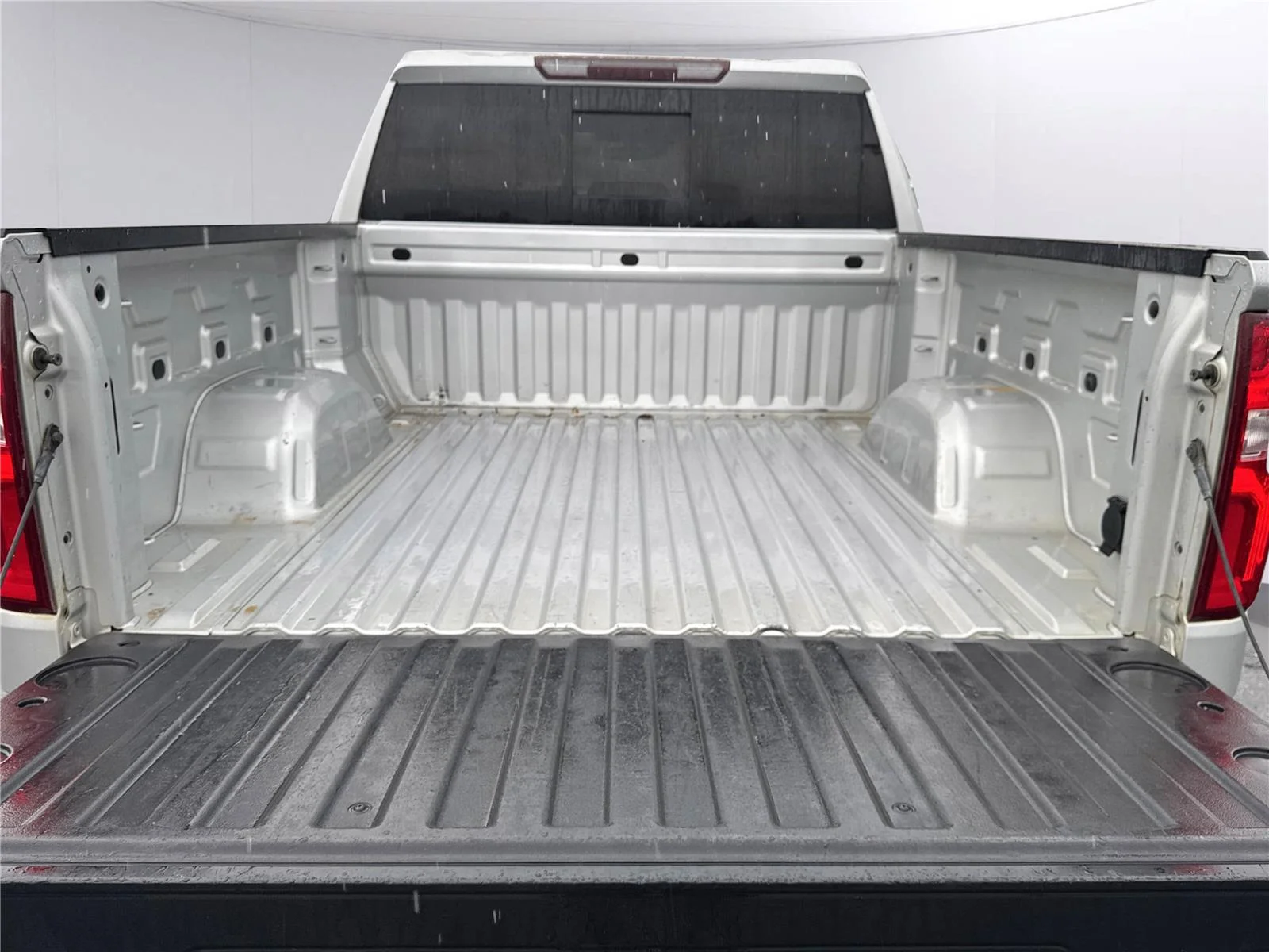 Used 2019 SILVER ICE METALLIC Chevrolet LTZ image 27